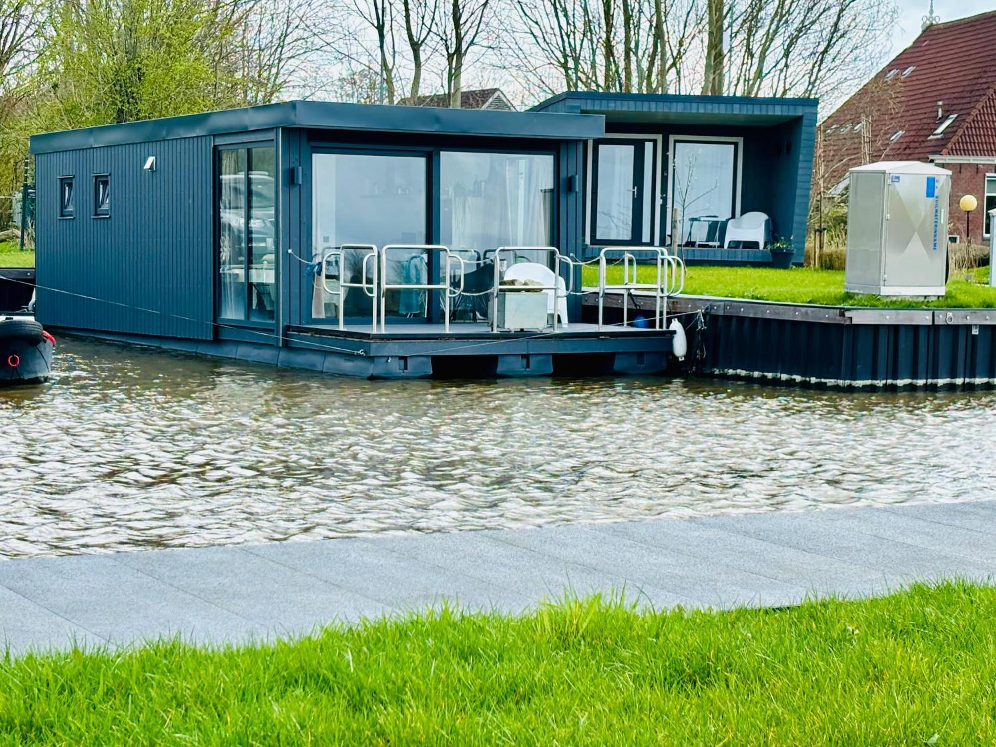 Uniek Overnachten In Een Tiny House Op De Appelhof Wommels Екстериор снимка