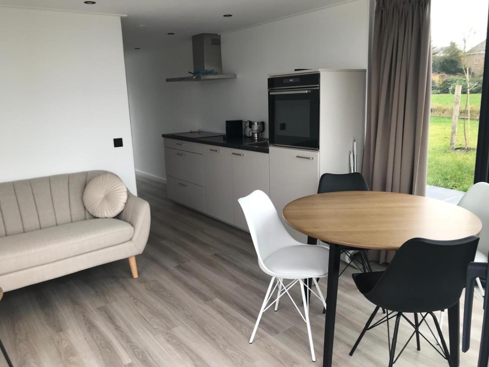 Uniek Overnachten In Een Tiny House Op De Appelhof Wommels Екстериор снимка
